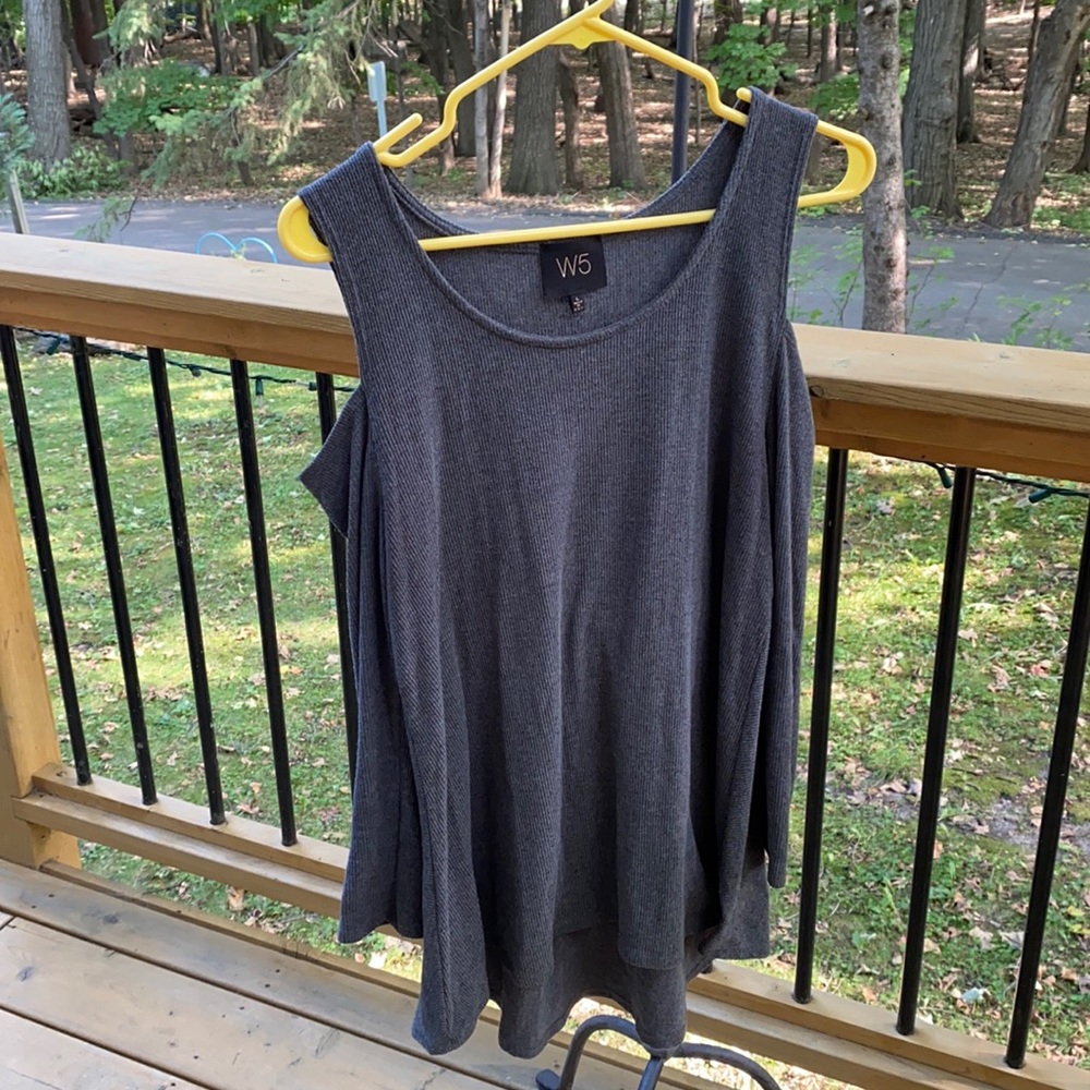 Cut-out shoulder sweater